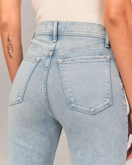 Jeans Acampanados de Tiro Alto – Elásticos